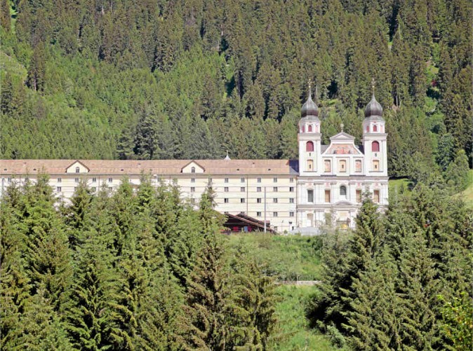 026_Schoene Aussichten Touristik-Kloster Disentis-rhb1522
